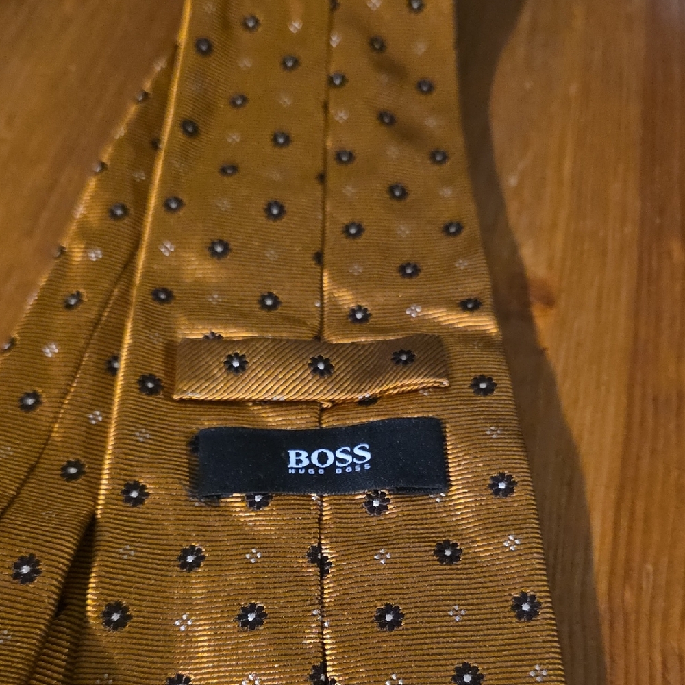Hugo Boss Mustard Tie with Black Dots